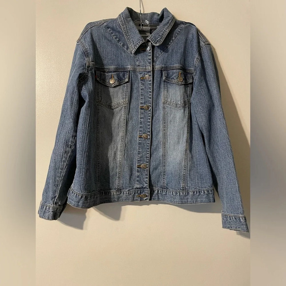 Chico’s Denim Jacket Medium Wash Chico’s Size 1 or Medium - Picture 1 of 14
